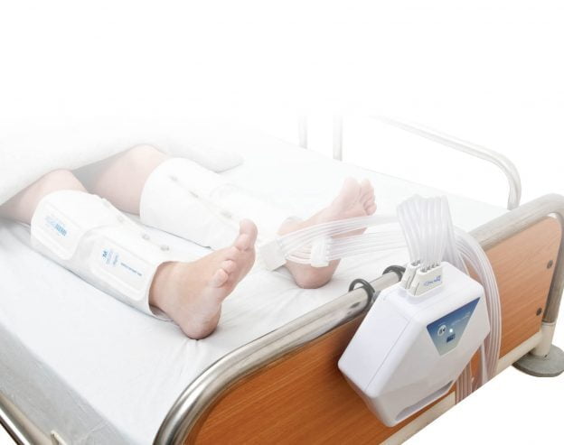 Pneumatic clearance compression socks
